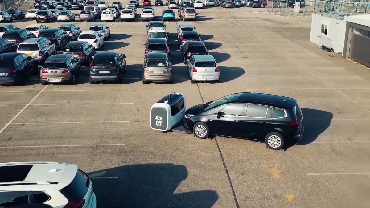 Stanley Robotics - World premiere: Stan reinvents parking at Lyon-Saint Exupéry airport - YouTube