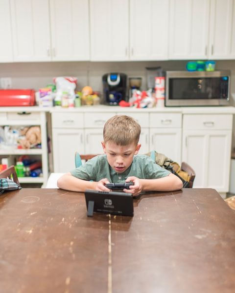 1-Young-Child-with-a-Nintendo-Switch