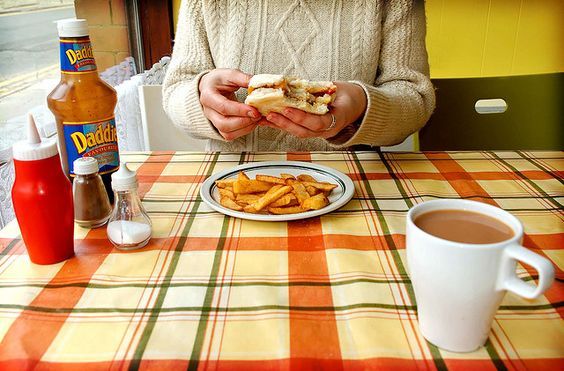 The proper Cafe is dying, that why we should all eat in one at least once a week! Daddies rules too!