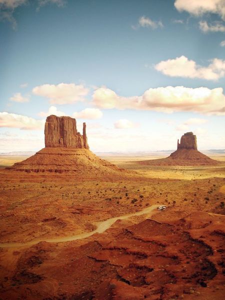 ROAD TRIP TO THE AMERICAN SOUTHWESTCOLLECTED BY: BRYAN KITCH AFAR  There are few areas of the world…