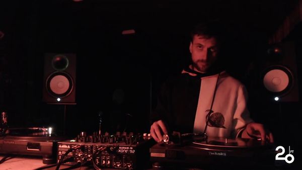 Trippsy @ 20ft Radio - YouTube