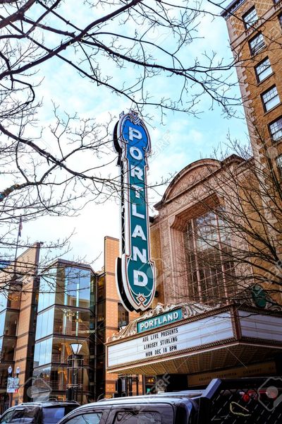 92384427-portland-oregon-united-states-dec-19-2017-the-iconic-portland-sign-of-arlene-schnitzer-con…