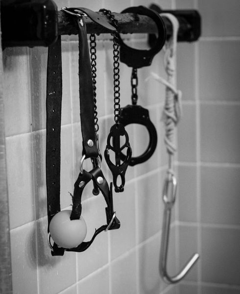 The Physiology of BDSM, Part 1 - How Pain Moves to the Brain