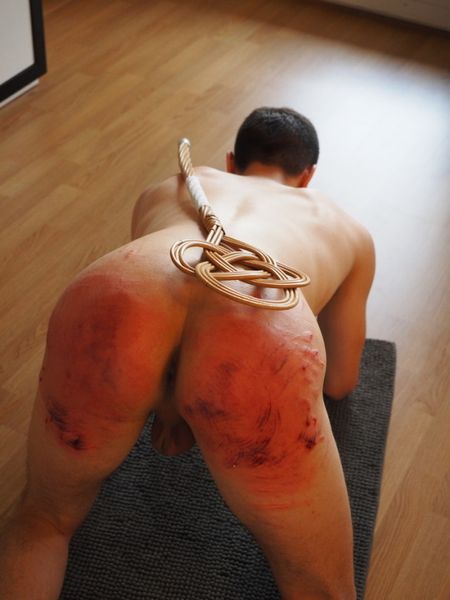 What does it mean to be a smart submissive?