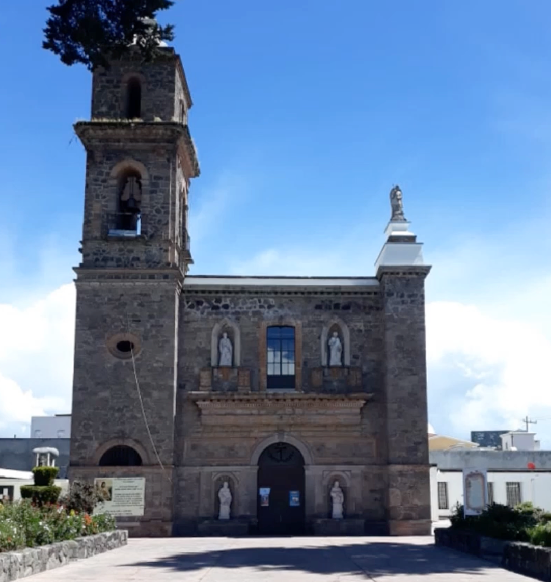 PBA096 - La Cruz Atrial de la Parroquia de San Bernardino en Toluca, México: Análisis de su Arqui…