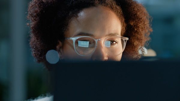 Ausbildung: Azubis halten KI oft für bessere Wissensvermittler als ihre Berufsschullehrer - DER SP…