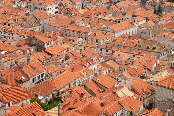 Investigadores estadounidenses demuestran que la forma de los tejados tradicionales italianos reduc…