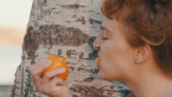 Fresh oranges into the ocean | Silvia Giordano, Nuanda Sheridan