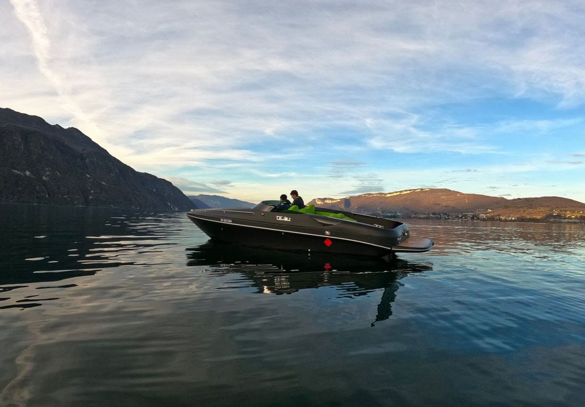 Le bateau à hydrogène d'Inocel réalise un premier plein chez Hympulsion