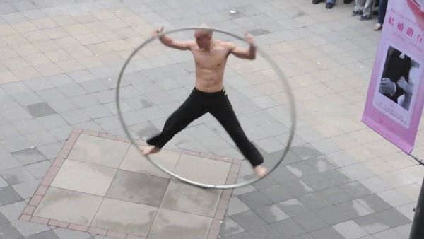 Amazing Taiwan Coolest Street Performer - The Ring Man!!!!!