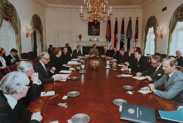 Reagan-Thatcher_cabinet_talks