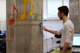 Le MIT crée une peinture conductrice qui rend les surfaces tactiles