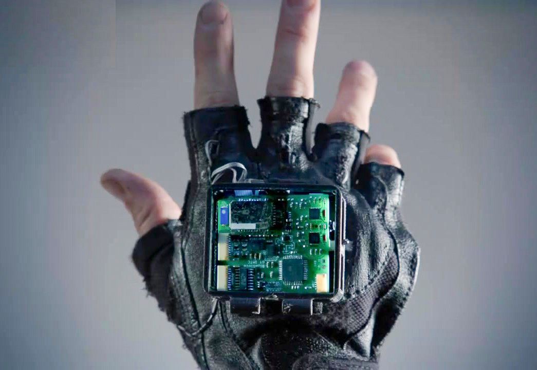 A glove to treat symptoms of stroke | Stanford News