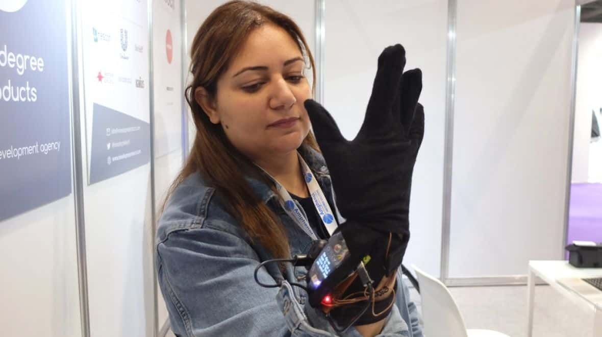 Researcher Develops Glove That Translates Sign Language | Androidheadlines.com