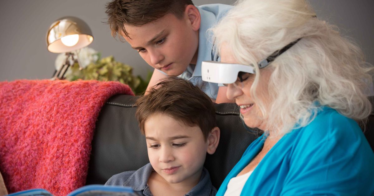 eSight - Electronic Glasses for the Legally Blind