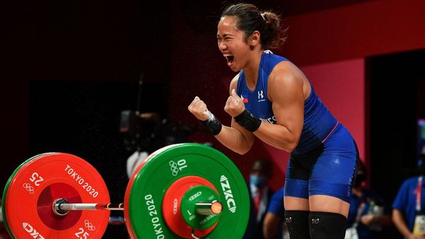 210726100951-20-olympics-072621-weightlifting