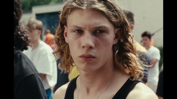 (80) Wild Foxes (offizieller Trailer) | Ein Film von Valéry Carnoy | Ab 7. Mai im Kino - YouTube