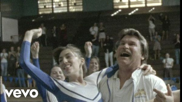 (198) The Chemical Brothers - Elektrobank (Official Music Video) - YouTube