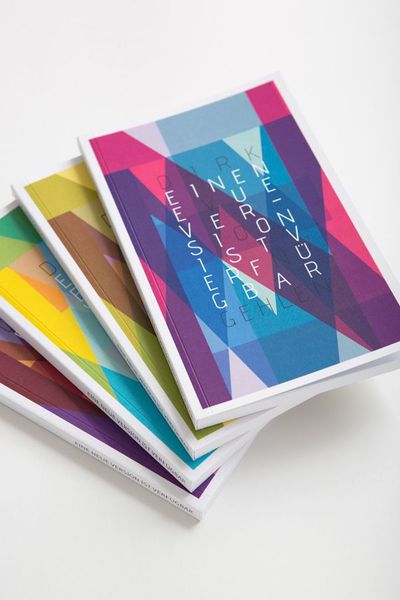 nice layering of type/color. // design by http://www.squiech.de