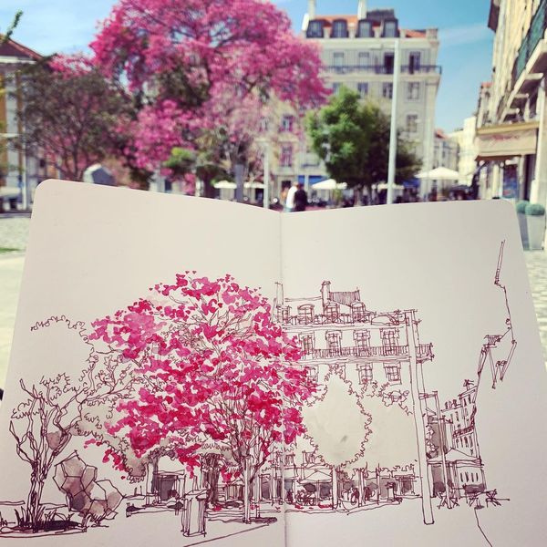 Fernanda Lamelas on Instagram: “Em frente à Casa dos Bicos, mas a olhar na direção oposta..…