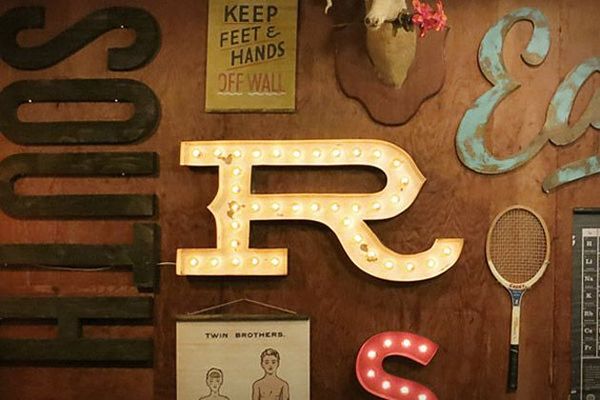 Sideshow Sign Co. (via Uncrate)