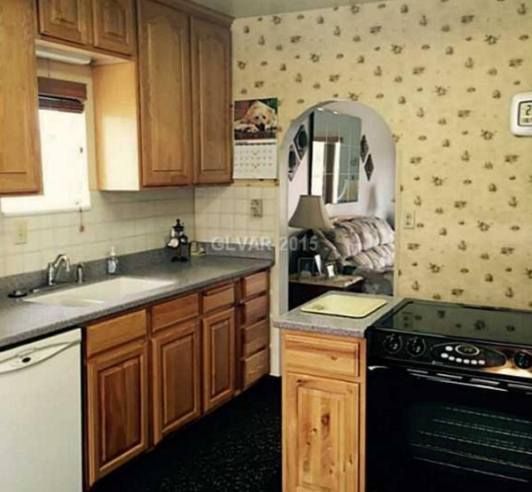 http://www.trulia.com/homes/Nevada/Ely/sold/20517089-411-Ely-Ave-Ely-NV-89301#photo-7