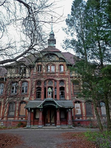 The remains of the abandoned Beelitz Sanatorium is a combination of grand architecture and eerie me…