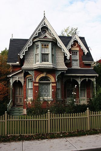 Classic Cabbagetown Victorian (by pic_snapper) Toronto, Ontario
