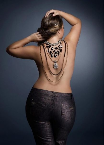 Who says curvy isn't sexy?