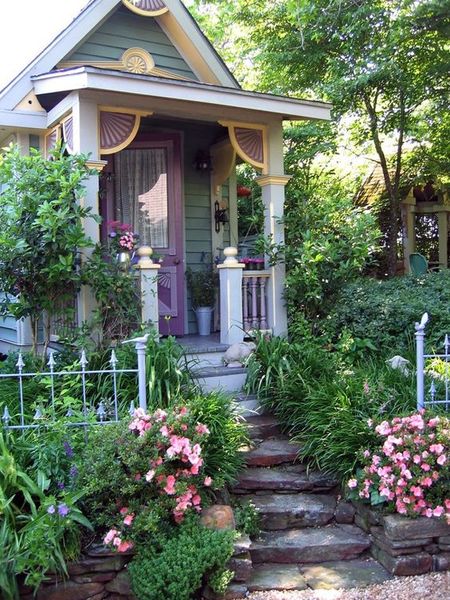 Sweet little cottage.  Love it!