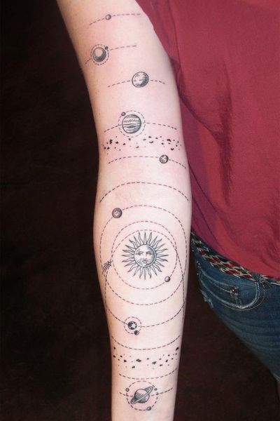 love this, but more color. I think people shy from color when they want a simple, clean tattoo, but…