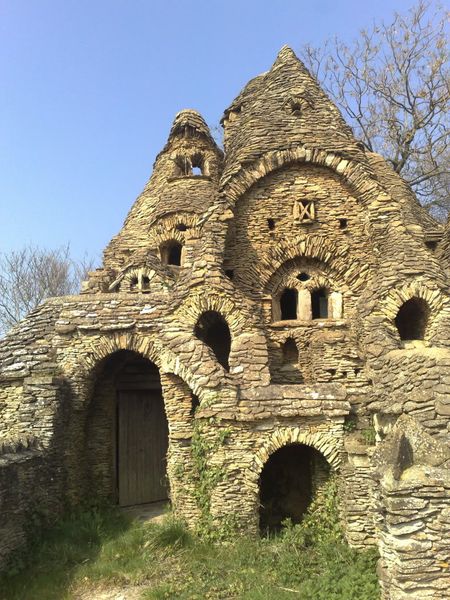All stone Hobbit House in the Cotswolds - abandoned, amazing - more pics, including interior...