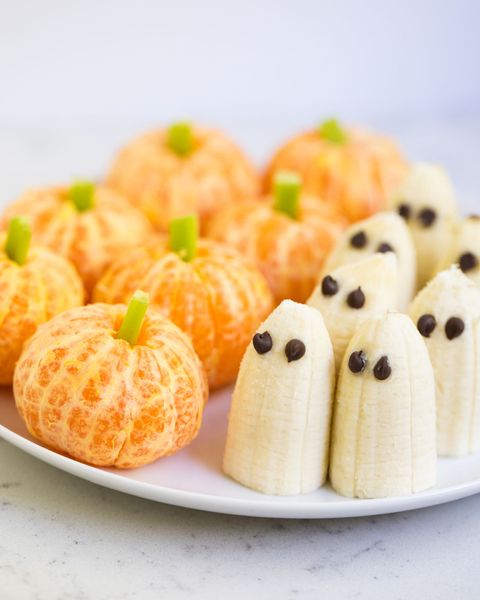Orange pumpkins and ghost bananas + our favorite Halloween snack ideas for school …cute, easy, no…