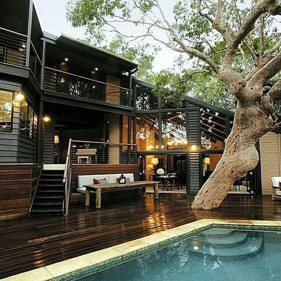 Modern Home in Sydney, Australia! What do you think of this modern house? I really like the the des…