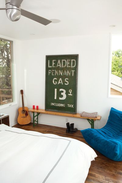 suttles-shah-bedroom-leaded-gas-sign