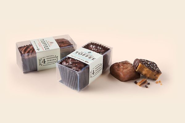 07_Mrs_Weinsteins_Toffee_Packaging_by_Studio_MPLS_on_BPO