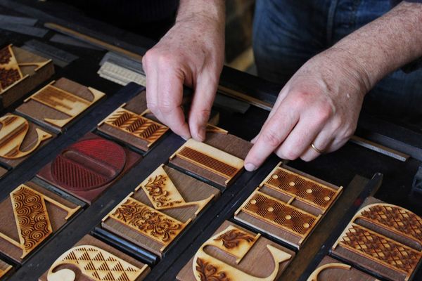 decorativebodoni-mrcup-03-1