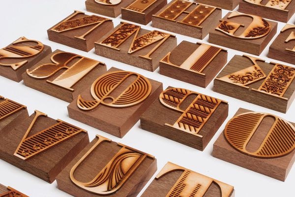 decorativebodoni-mrcup-02