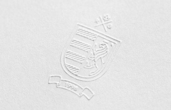 06_Rivero_Gonzalez_Logo_Anagrama_on_BPO