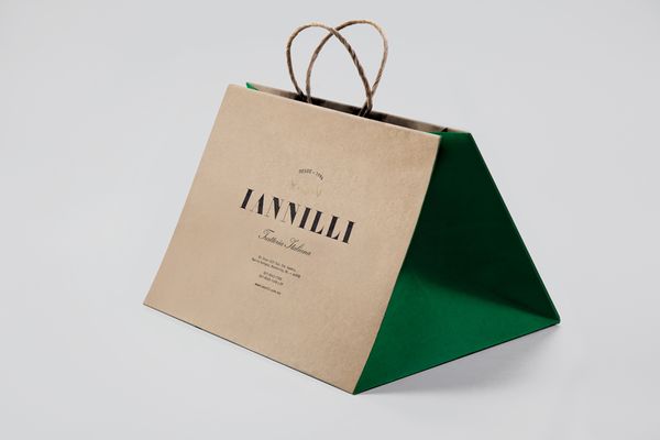 03_Ianilli_Logo_and_Bag_by_Savvy_on_BPO