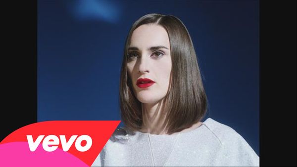 Yelle - Complètement fou (Official Video)