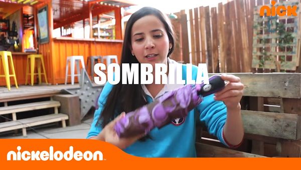 Yo Soy Franky | ¿Qué hay dentro del bolso de Delfina? | Nickelodeon en Español