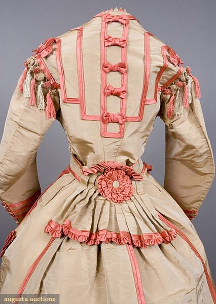 1867-1870 dress (bodice back) in cream and coral - awesome detailing