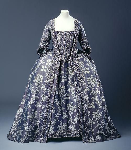 1750-1760 Robe à la française, jupe démontée. Lampas un lat de lancé, fond taffetas changeant,…