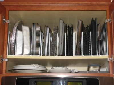 10 Creative Ideas To Organize Baking Dishes Storage On Your Kitchen | Shelterness