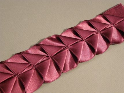 Another Way to Make Pleated-Ribbon Trim - Threads