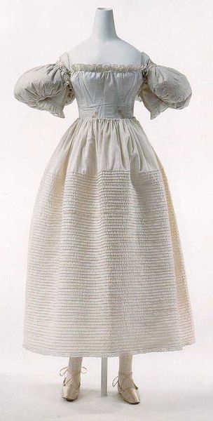 1830s full under dress