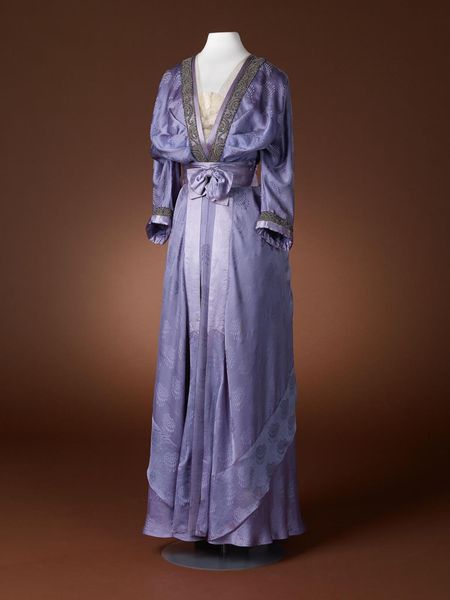 Dress, Hirsch & Cie, ca. 1910-15. Three-piece purple or lilac gown with long-sleeved bodice, deep V…