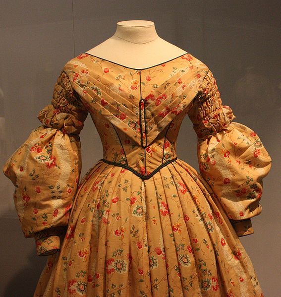Day dress, 1836-1840. Love the contrast that the black piping gives.