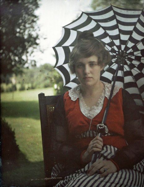 Alfred Stieglitz's autochrome photo of his niece Flora Stieglitz Straus, ca 1915. “It’s the gre…